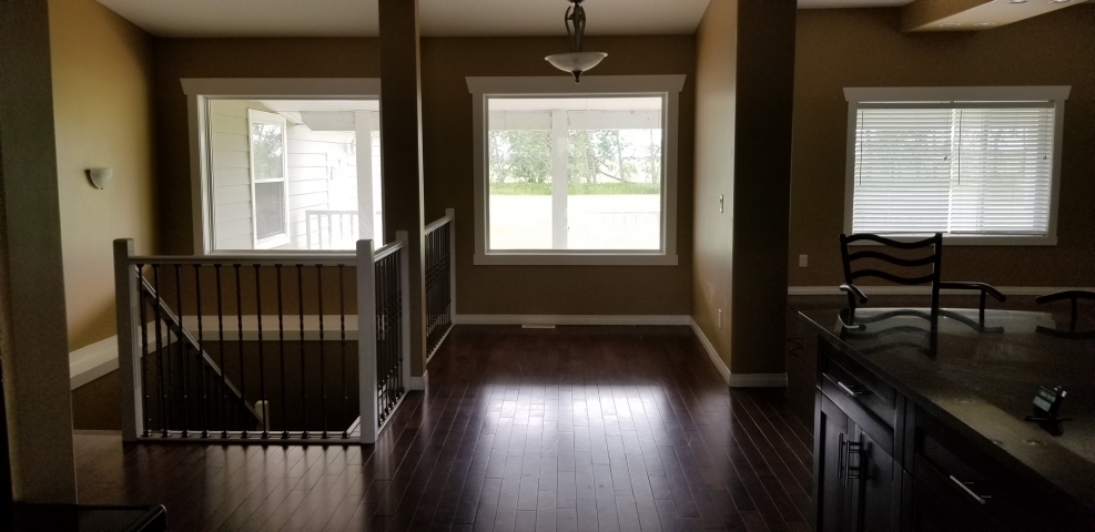 Entrance & dining