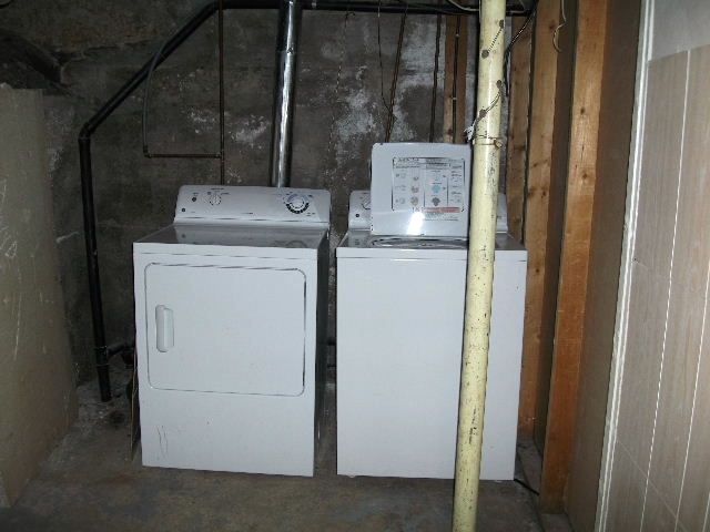 Laundry & utility room